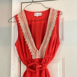 For a casual gathering,classy for an outing. Great macrame like edging.